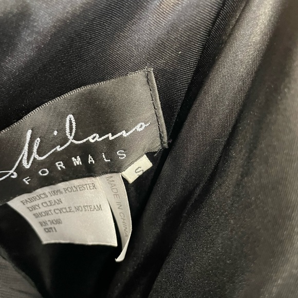 Short Strapless Formal Dress by Milano size Small, grey with rhinestone broach - Picture 6 of 8